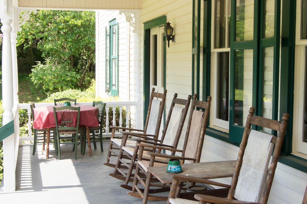 Mountain Rose Inn Woolwine Exterior photo